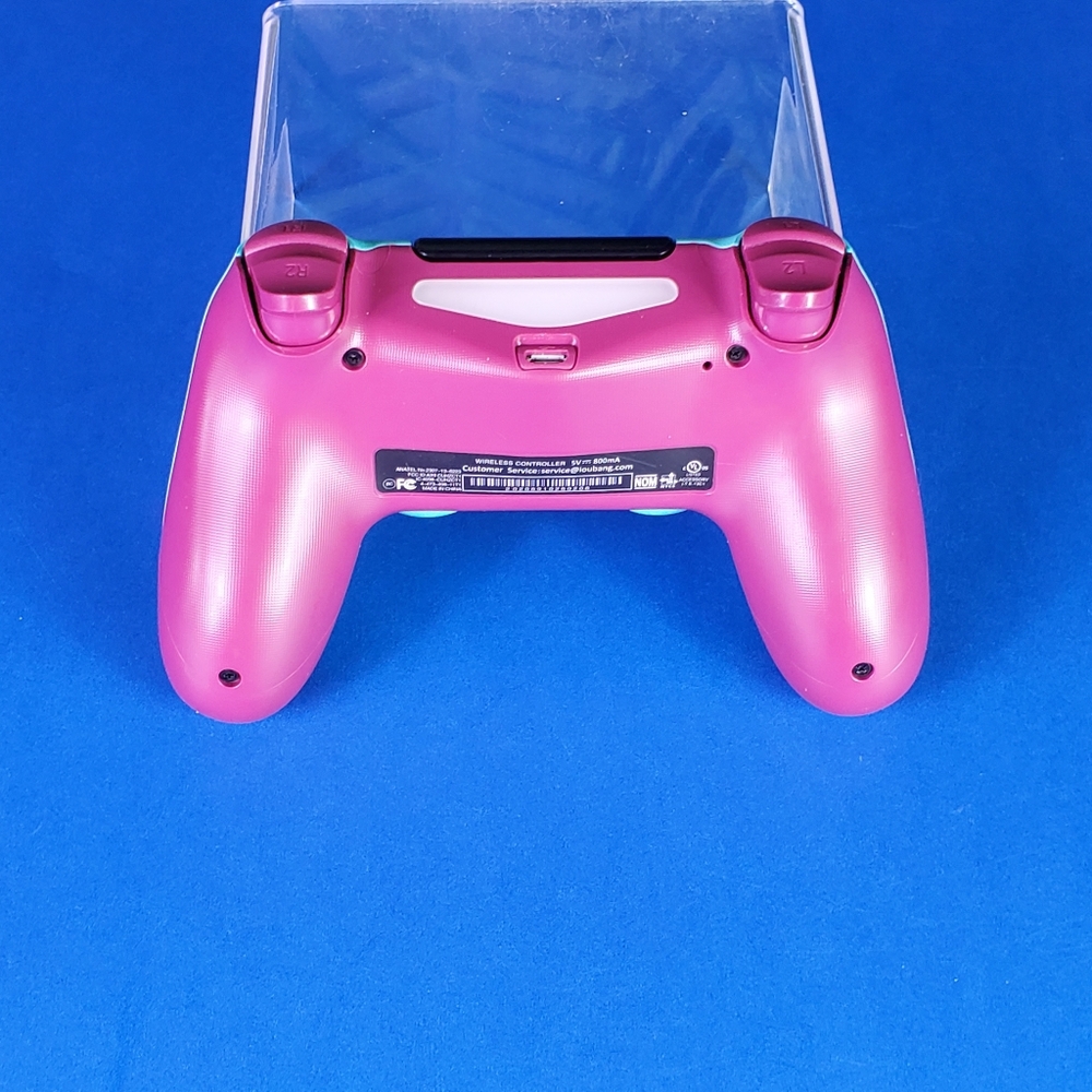 PS4 Controller - Picture 2 of 3